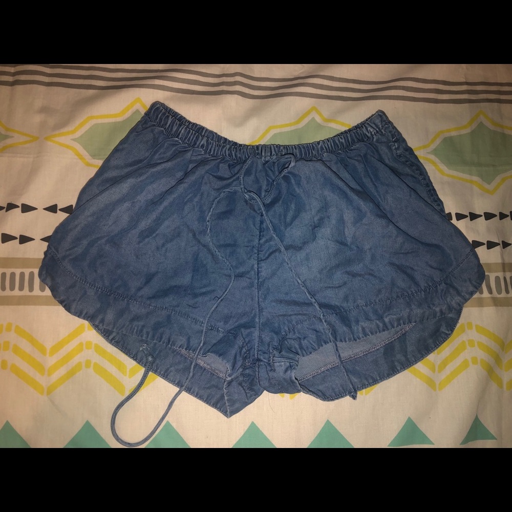 blue flowy mossimo shorts